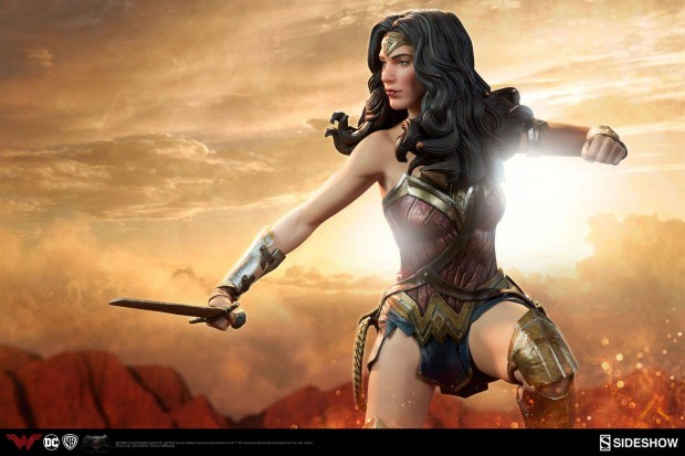 Sideshow Wonder Woman Gal Gadot (1:4) 50cm-es Premium Szobor