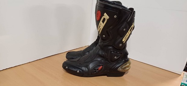 Sidi Vertigo 43-as motoros csizma 