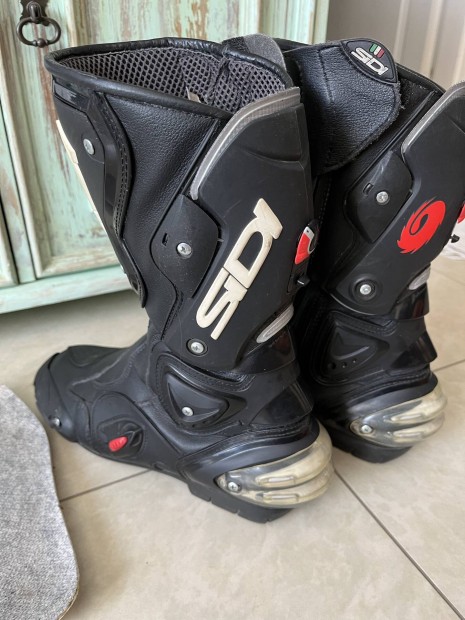 Sidi motoros csizma 43-as.