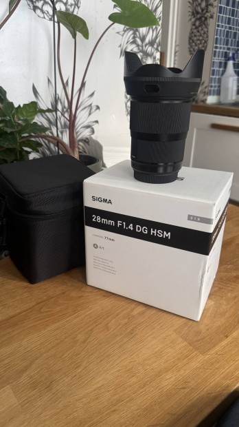Sigma 28mm f/1.4 DG HSM Art
