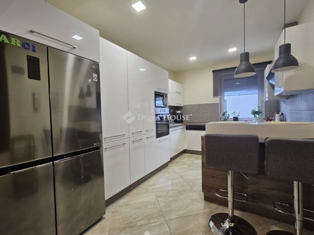 Sikl�si 108 nm-es h�z elad�