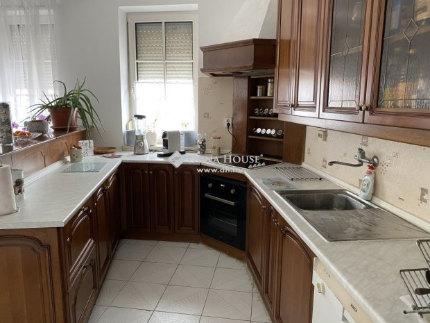 Sikl�si 129 nm-es lak�s elad�