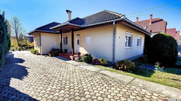 Sikl�si elad� 114 nm-es h�z