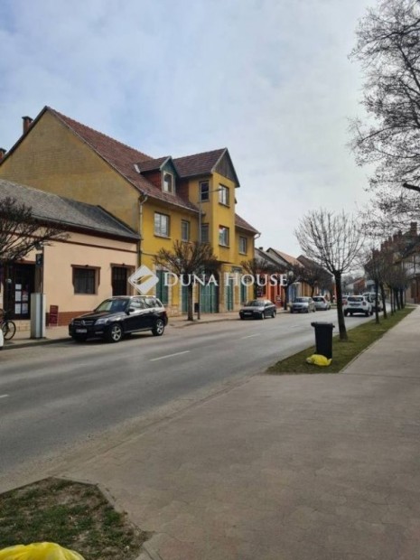 Sikl�si elad� 600 nm-es h�z