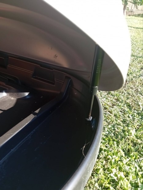 S�l�c tart�, tet�box, tet�csomagtart� 