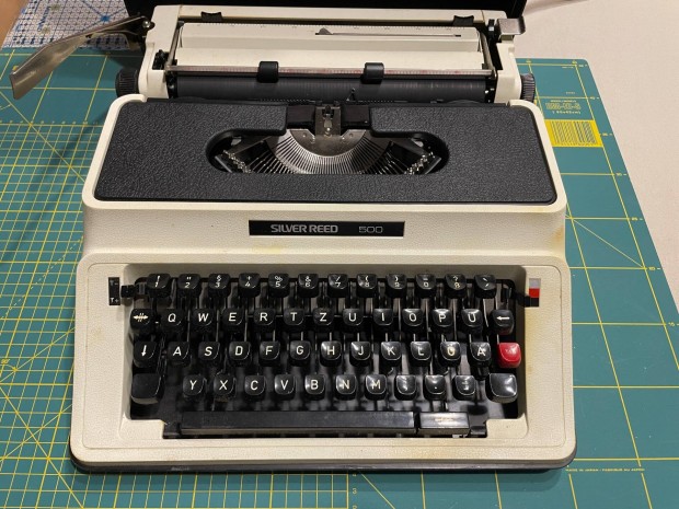 Silver Reed 500, fehér, retro írógép