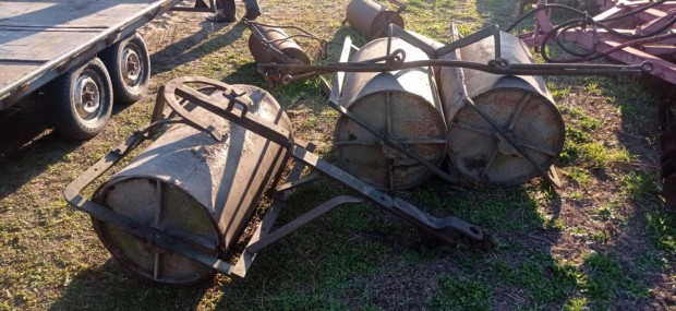 Sima henger traktorhoz, vízzel feltölthető, eladó