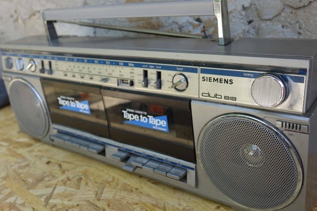 Simens boombox Alkartsznek