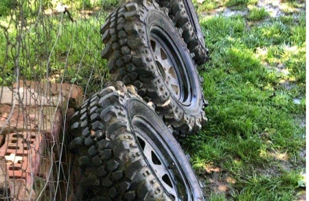 Simex 215/70 R15 macisajtos felnin