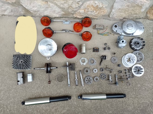Simson 50-es hez alkatrszek j llapotban eladk