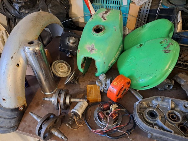 Simson S50-es gy�ri fest�s� tankszett