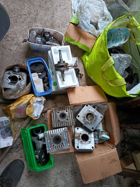 Simson S51/70 alkatr�szek