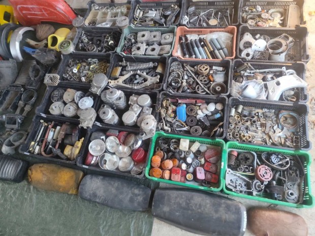 Simson S51 S50 Star Schwalbe Roller alkatr�szek