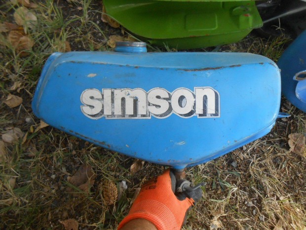 Simson S 51-esrl :eredeti fnyezs DDR-es benzintank