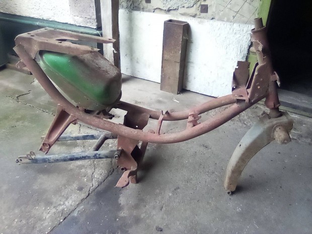 Simson Schwalbe váz, adattábla nincs! Régi turbós váz!