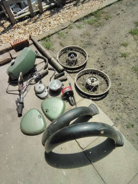 Simson alkatrész