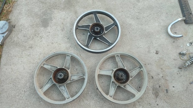 Simson alu kerekek