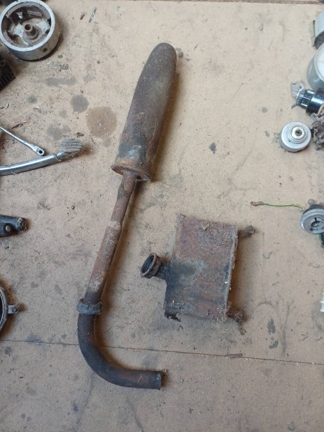 Simson blokkos kerti gp kipufog.
