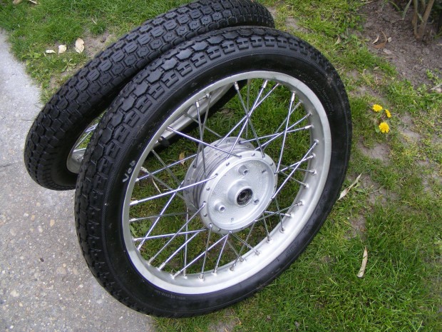 Simson eredeti aluminium 16" kerék,újrafűzve eladó