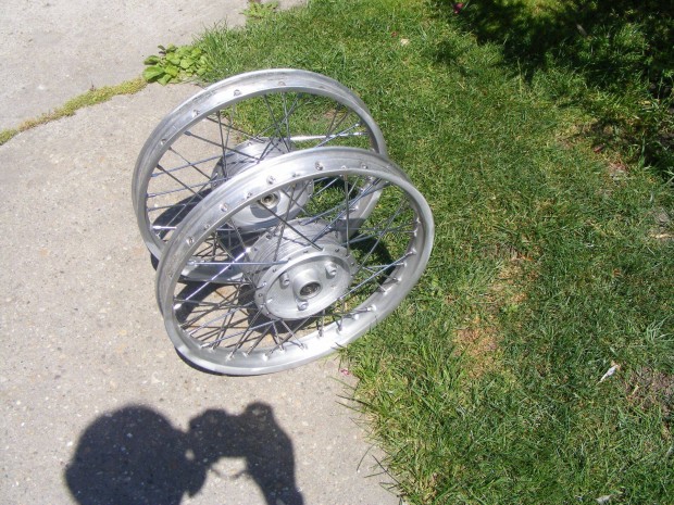 Simson eredeti aluminium 16"felni jrafve elad