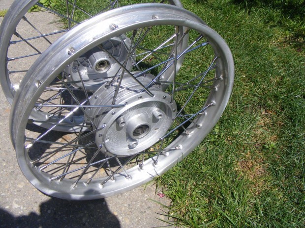 Simson eredeti aluminium felni 16"jra fzve elad