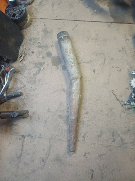 Simson felt�rt kipufog�.