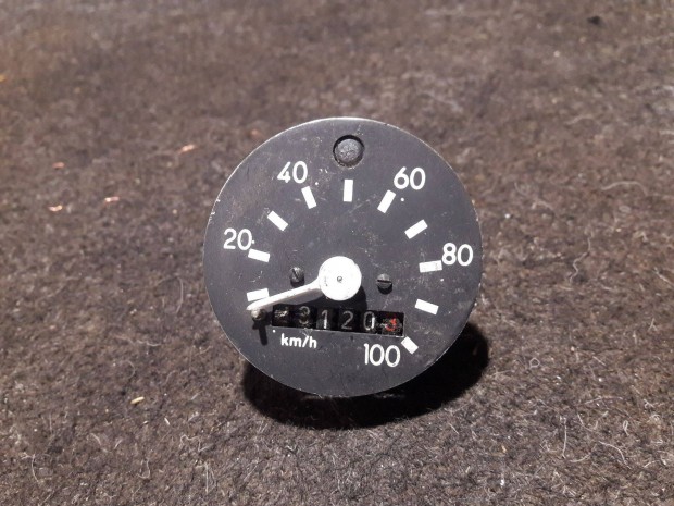 Simson gy�ri 100-as kilom�ter�ra bels� szerkezet