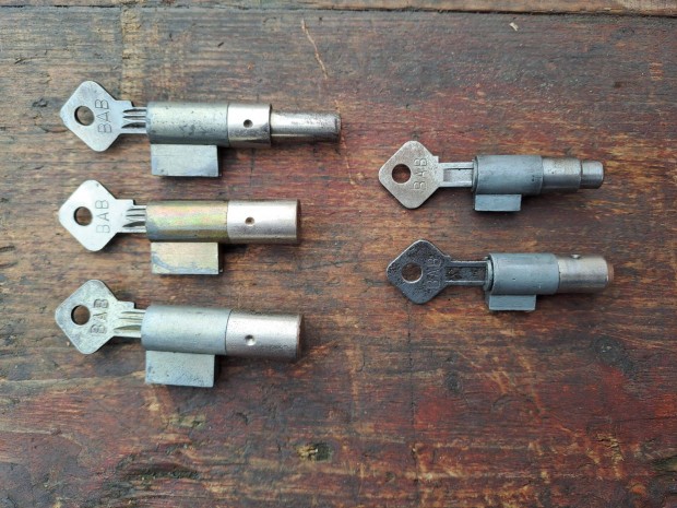 Simson gy�ri BAB kulcsos z�rak