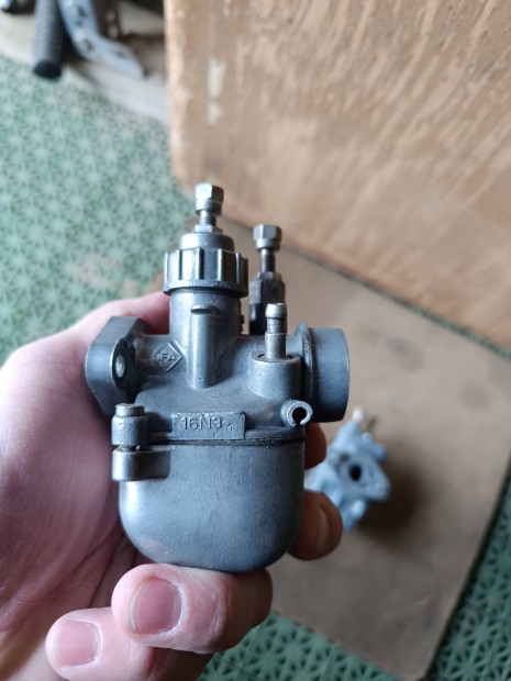 Simson gy�ri Bing 17-es karbur�tor �s 16n3-as