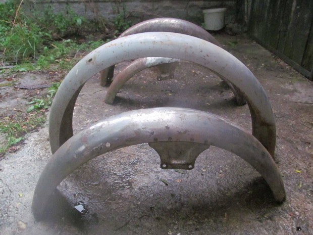 Simson gy�ri s�rv�d� szett elad�