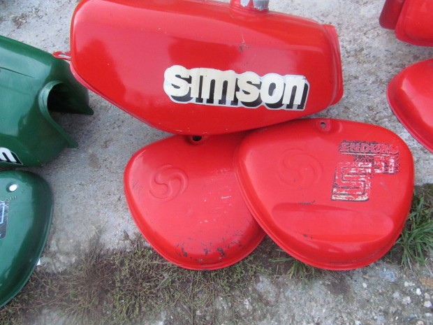 Simson gyri tankszettek, zld piros sznekben