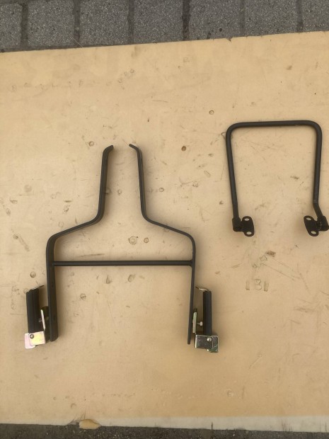 Simson gyermek lbtart s kapaszkod