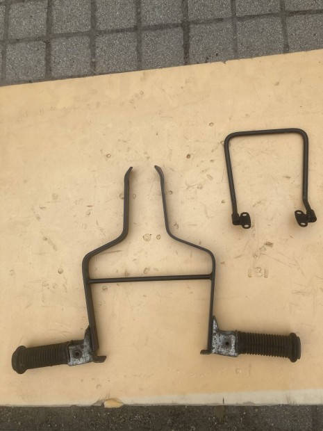 Simson gyermek lbtart s kapaszkod