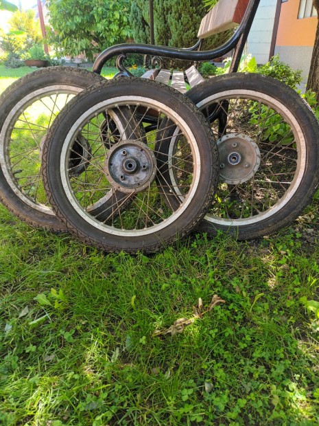 Simson kerekek