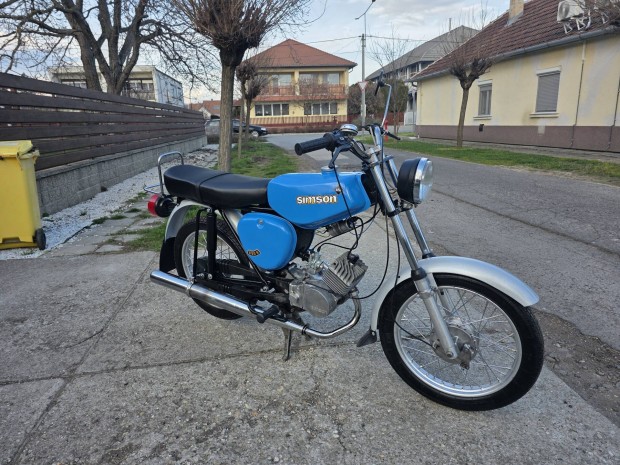 Simson megk�m�lten elad�!