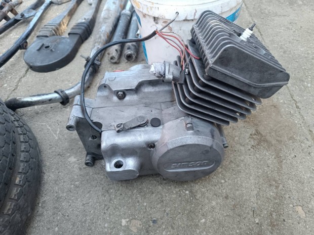 Simson s51 sz�tszedett �llapotban 