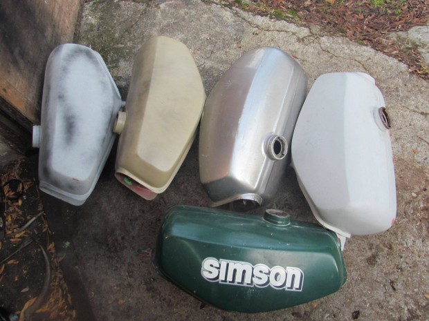 Simson tankok eladak