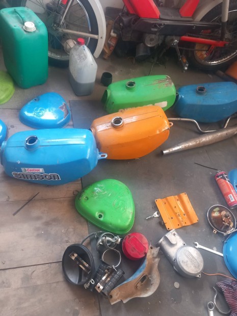 Simson tankot s dekniket vsrlok