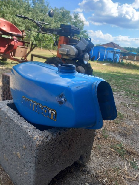 Simson tankot keresek