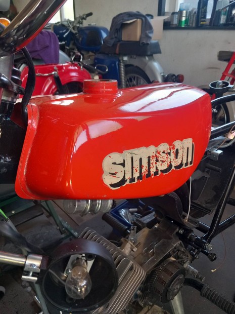 Simson tankot keresek