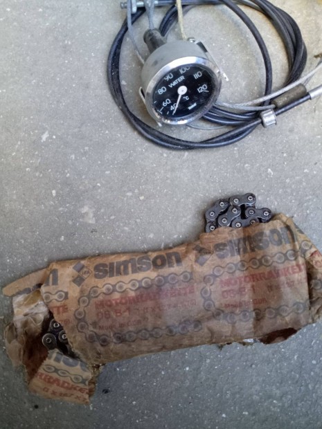 Simson új lánc hőfok óra stb egyben olcsón eladó