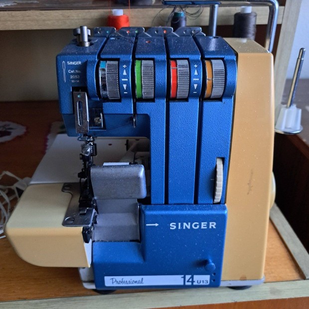 Singer Professional 14U13 varrógép