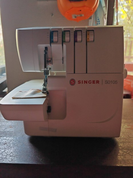 Singer S0105 overlock