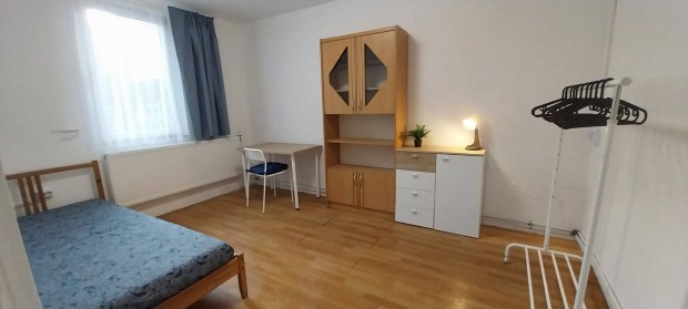 Single Room for rent with 1 month deposit/Szoba kiadó 1 havi kaucióval