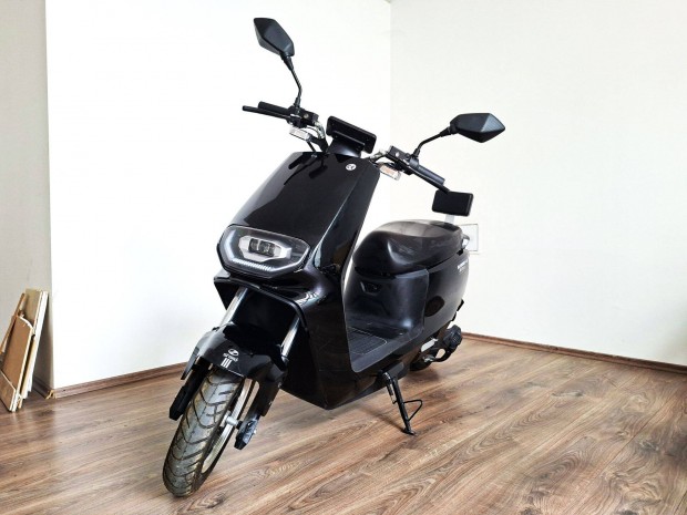 Sinski K1 elektromos robogó (1000w)
