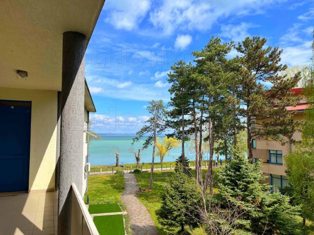 Siófok Ezüstparton Vízparti lakás, Balatoni részpanorámás kilátással