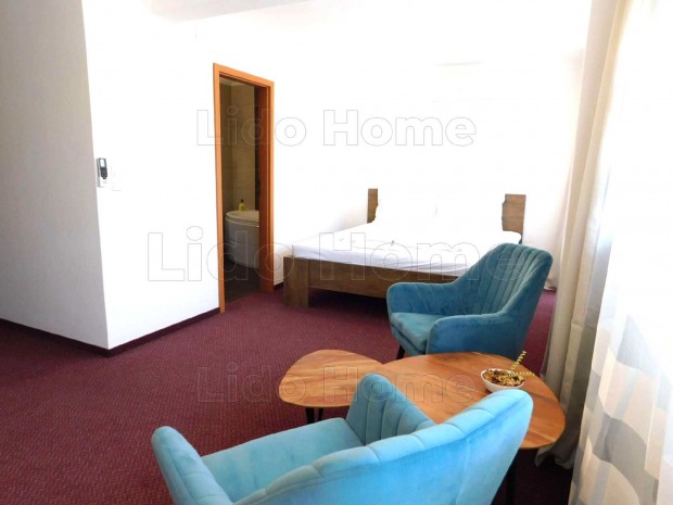 Si�fok Ez�stparton lakberendezett 2 szob�s erk�lyes oldalt panor�m�s