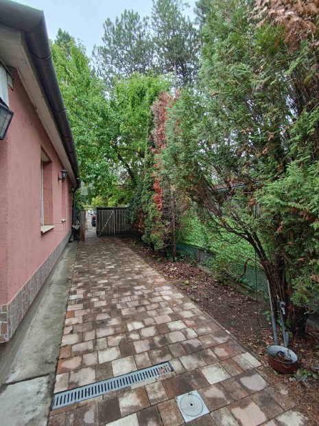 Si�fok Ez�stparton nyaral� elad�!