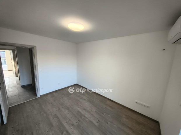 Si�fok Foki-hegy v�rosr�sz�n elad� �j �p�t�s� ikerh�zf�l