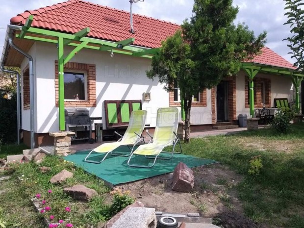 Si�fok Kertv�ros sz�l�n 3 szob�s kertes csal�di h�z elad�